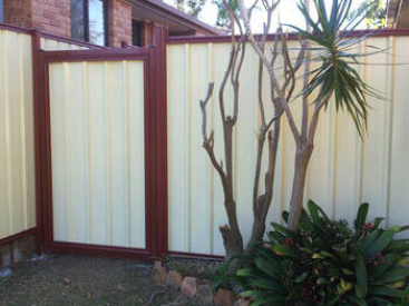 Best fence builder contractor Sydney, NSW