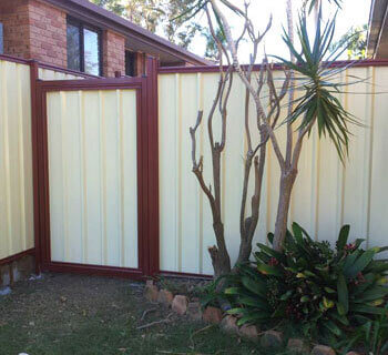 Best fence builder contractor Sydney, NSW